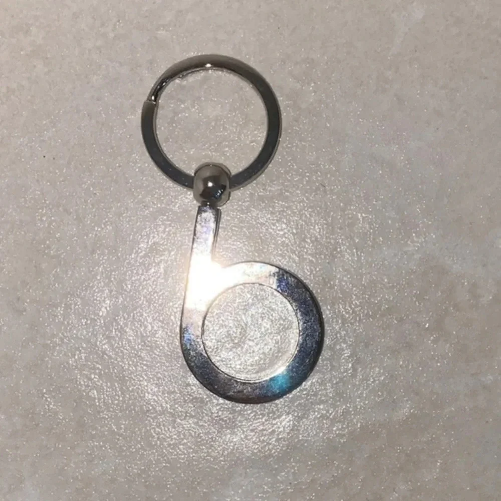 Bloomingdale’s “b” keychain​ vintage